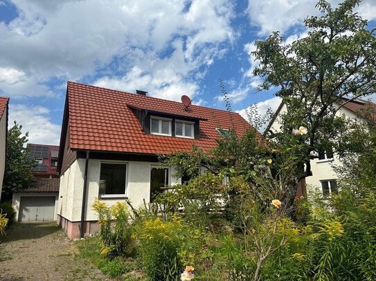 Charmantes 1-2 Familienhaus in schöner Wohnlage in Stuttgart-Vaihingen - renovierungsbedürftig