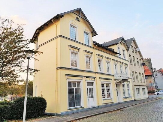 Cuxhaven-Stadtzentrum: Mehrfamilienhaus mit 7 Wohneinheiten und 1 Gewerbeeinheit