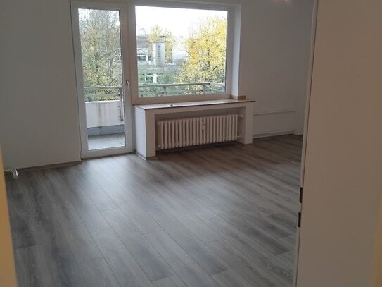 Traumhaft schöne komplett sanierte 3 Zimmer Wohnung mit Balkon in Duisburg zu vermieten!!!