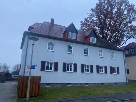 hübsche Dachgeschosswohnung in Weißenborn, 2 RWE mit Balkon und Stellplatz