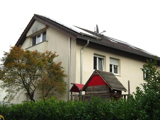 Charmante Dachgeschosswohnung mit Balkon