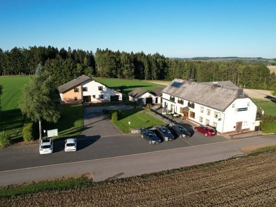 Gastronomie mit Pension und Einfamilienhaus in idyllischer Lage im Naturpark Südeifel!