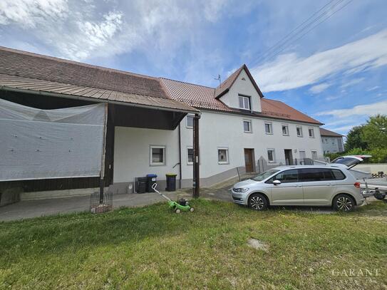 Charmanter, sanierungsbefürftiger Altbau in zentraler Lage