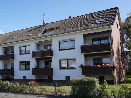 * 3-Zimmer-Wohnung mit Loggia & Garage * in gepflegter Wohnanlage am Stadtrand von Burgdorf