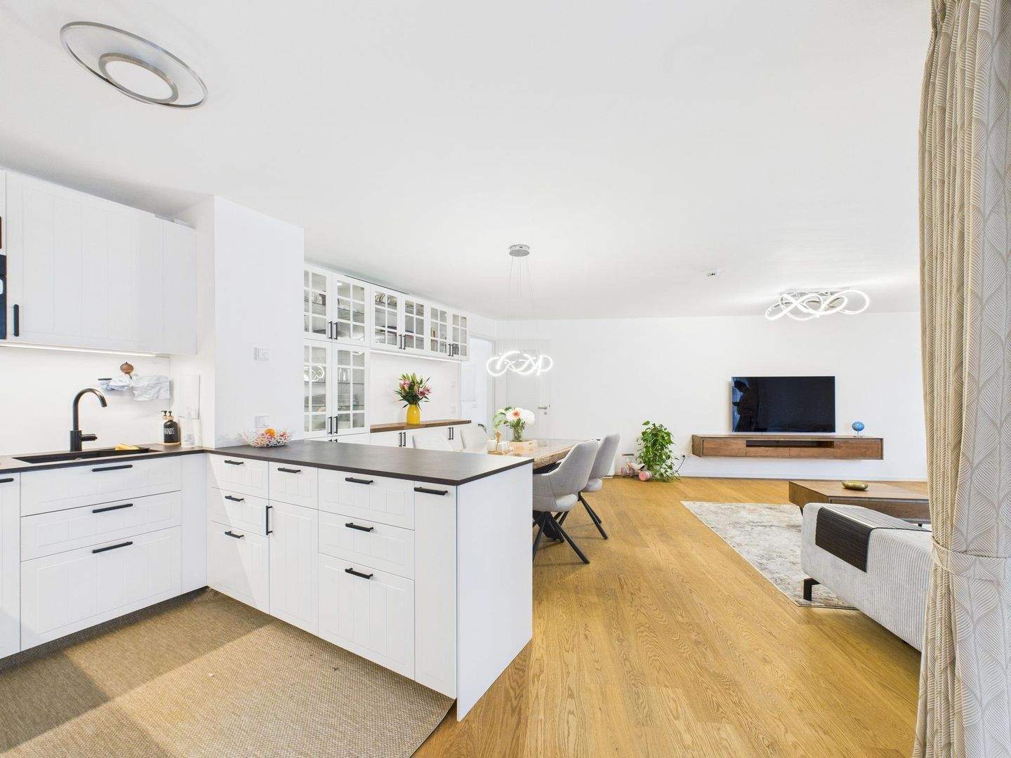 Zwischen Schlosspark & Stadtleben! Licht. Ruhe. Qualität.