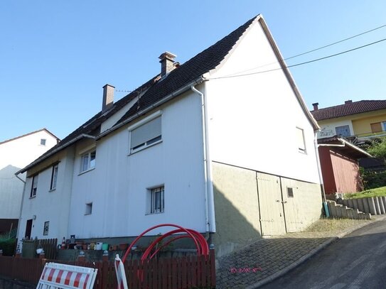 Sinntal Jossa: Einfamilienhaus mit Scheune samt Garage und Grillplatz