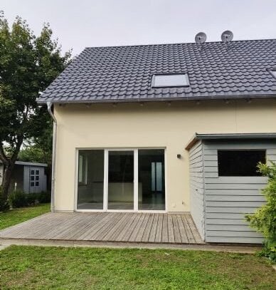 Modernes Haus mit vier Zimmern, ruhige Lage in Kleinzerlang am Kleinen Pälitzsee