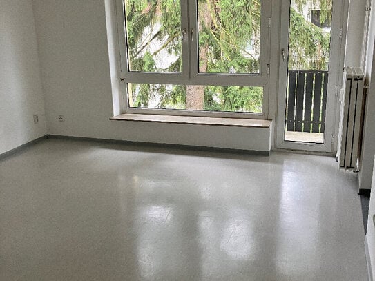 Schöne 3-Zimmer Wohnung mit Balkon im Eichenhain zu vermieten