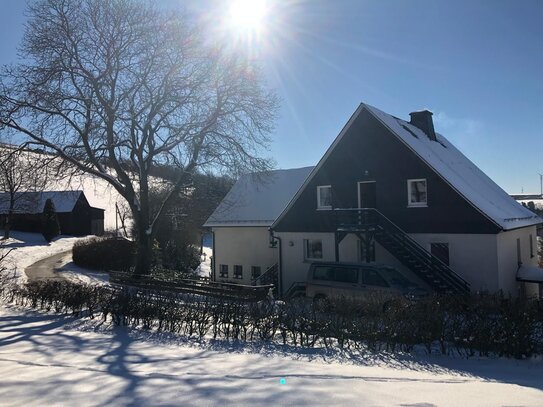 Fast wie ein eigenes Haus: 160 m² über zwei Etagen mit Garten und Homeoffice-Möglichkeiten