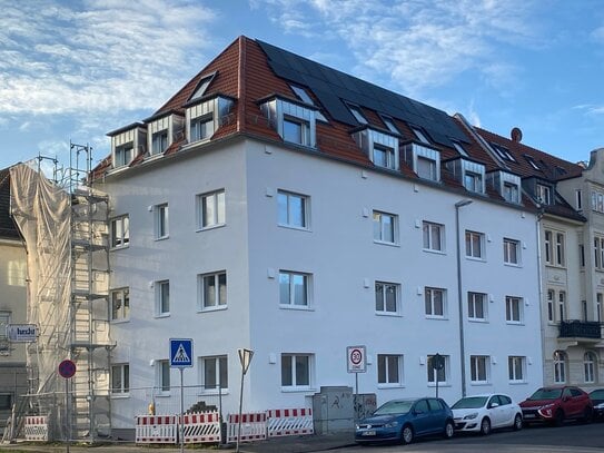 *Erstbezug nach Komplettsanierung* KfW-Niedrigenergie-Haus 3-ZKB-Wohnung m. Balkon im 1. OG - MZ-Kastel