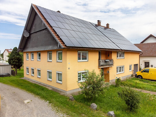 Kluge Rechner aufgepasst: Ehemal. Bauernhaus mit 2 WE, PV-Anlage u. Gartenlaube in Sontheim/Allgäu!