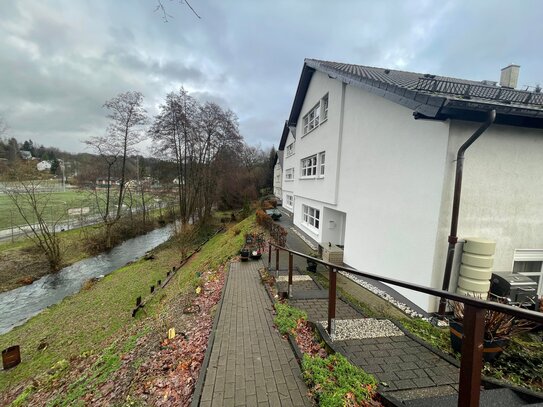 Öffentlich geförderte, gepflegte Vierparteienhausanlage in Reichshof- Brüchermühle zu verkaufen!