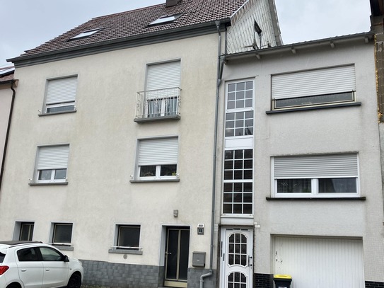 Provisionsfrei! Großes Ein-/Zweifamilienhaus in Urexweiler mit Gestaltungspotenzial!