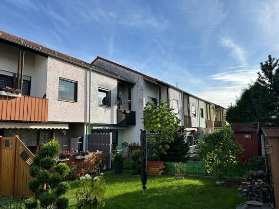 Bald bezugsfreies Reihenmittelhaus mit schönem Garten