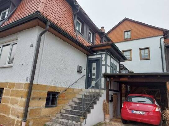 Wohnhaus/DHH in Schney