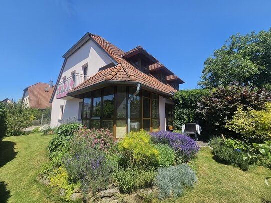 Gepflegtes Einfamilienhaus mit Garage ***RESERVIERT***