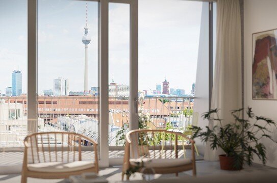 LAIKA AM TACHELES: Penthouse mit Health Club & Spa Zugang und traumhaftem Blick über die Stadt