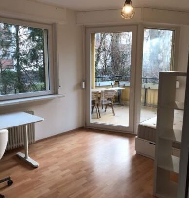 Möblierte 2 Zimmer Wohnung komplett renoviert und teilsaniert ! !