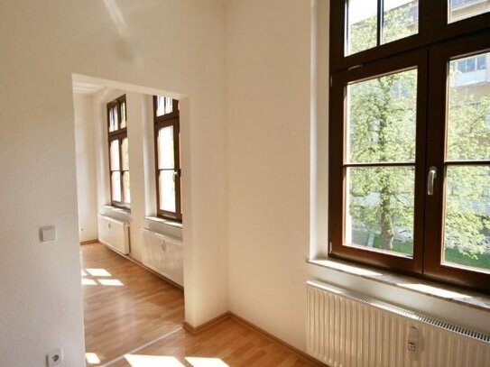 Besser gehts nicht...2,5 -Zimmer- mit Balkon + Stellplatz