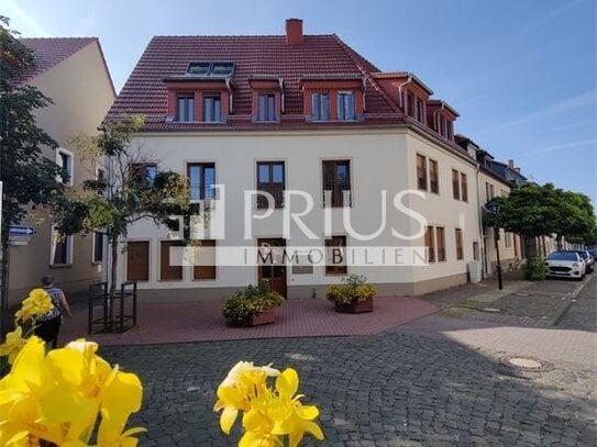 Einzigartige Mietwohnung im EG vom Hugenotten Carré mit kleinem Garten