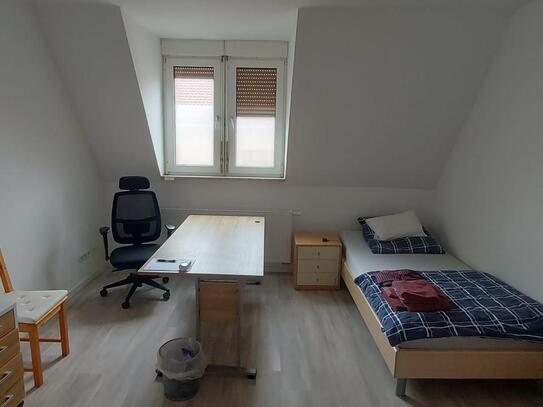 WG-Zimmer in sanierter Wohnung mit EBK in Mannheim