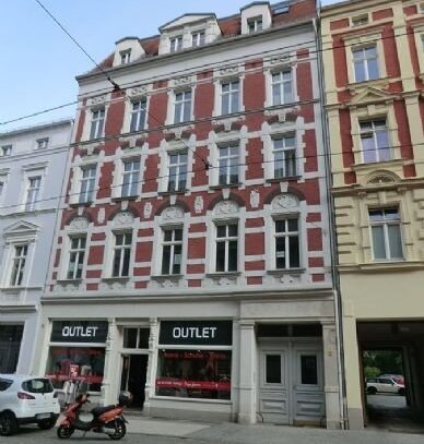 gemütliche Wohnung mit großer Wohnküche, Dachterrasse und 2 Bädern und Aufzug