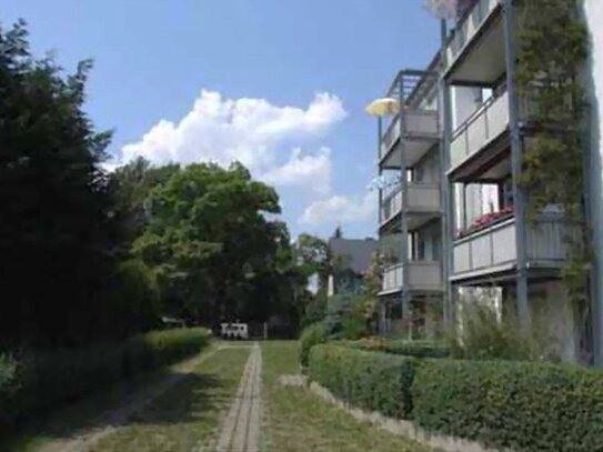 Kapitalanlage - vermietete 2 Zimmerwohnung, Tiefgaragenstellplatz und Außenstellplatz