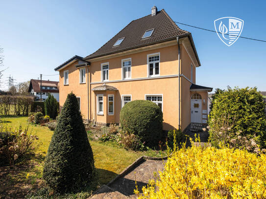 MANNELLA *dem Charme dieses Hauses kann man nur erliegen* Zweifamilienhaus in Waldbröl