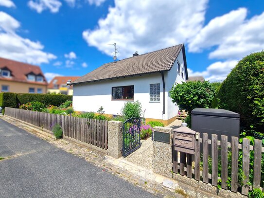 Idylisches Einfamilienhaus mit Garage, Terrasse und schön eingewachsenen Garten in 90530 Wendelstein