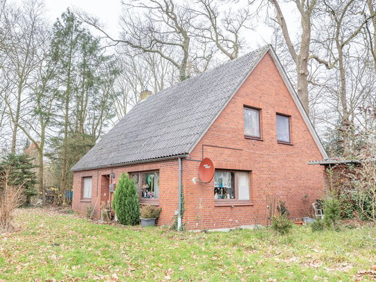 Idyllisches Einfamilienhaus mit großem Garten und Naturblick in ruhiger Lage