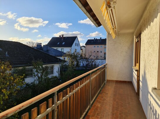 Großzügige 3,5 Zimmer Wohlfühloase mit herrlichem Sonnenbalkon