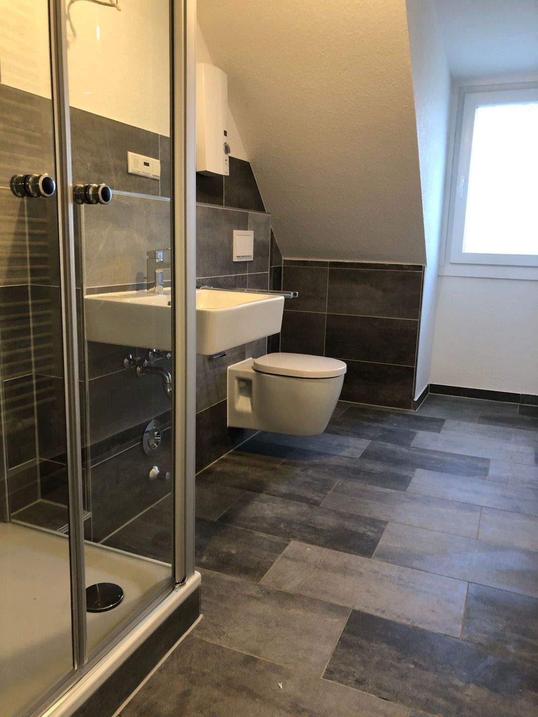 *** Moderne und gemütliche 2-Zi-Wohnung in Essen-Frohnhausen ***