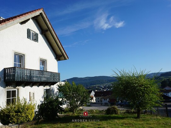 * Viechtach - Bayerischer Wald * Ein- oder Zweifamilienhaus in zentraler Lage – mit großem Potenzial zur individuellen…