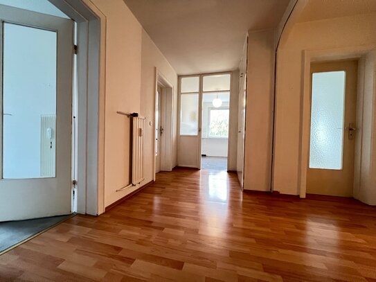 3-Zimmer-Wohnung mit Balkon mit Blick ins Grüne - Perfekt für Handwerker oder Sanierungsprofis