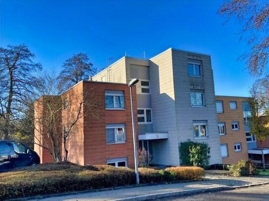 Sonnige 3,5-Zimmerwohnung mit Garage in bester, ruhiger und grüner Lage am Stadtrand!