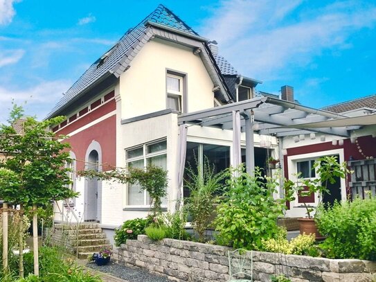 Ihr neues Traumhaus: Jugendstil-Villa mit Pool in Kempen-St. Hubert