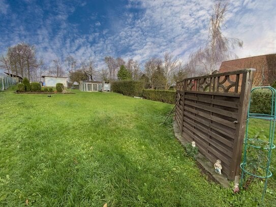 Gemütliches Heim mit Nebengebäude und weitläufigem Garten