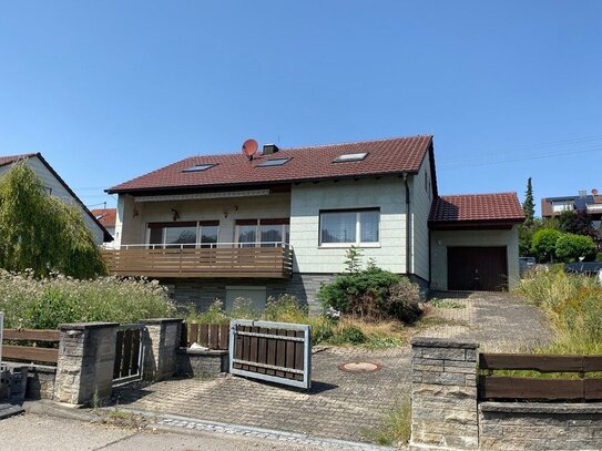 Zweifamilienhaus mit Einliegerwohnung in verkehrsgünstiger Lage nahe Stuttgart *PROVISIONSFREI* zu erwerben