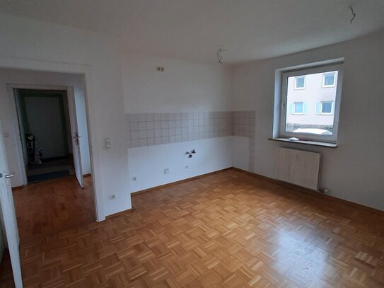 01 Apianstr. 5: 2,5 Zimmer-Erdgeschoss-Wohnung ohne EBK, ohne Balkon