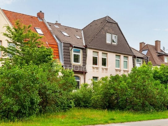 Mehrfamilienhaus mit 4 Wohneinheiten und zwei Stellplätzen - Attraktive Rendite!