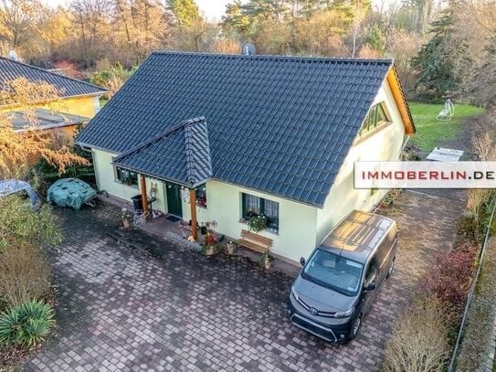 IMMOBERLIN.DE - Wunderbarer Bungalow mit idyllischem Südgarten in naturverbundener Lage