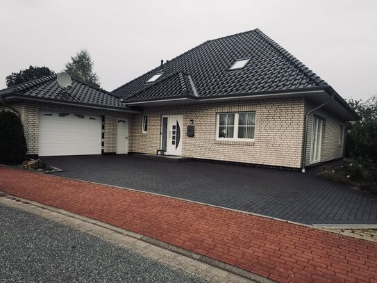 Bungalow mit Garten, Garage, Sauna