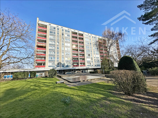 2 Zimmer . Viel Potential Renovierungsbedürftige ETW in Wandsbek mit Balkon.