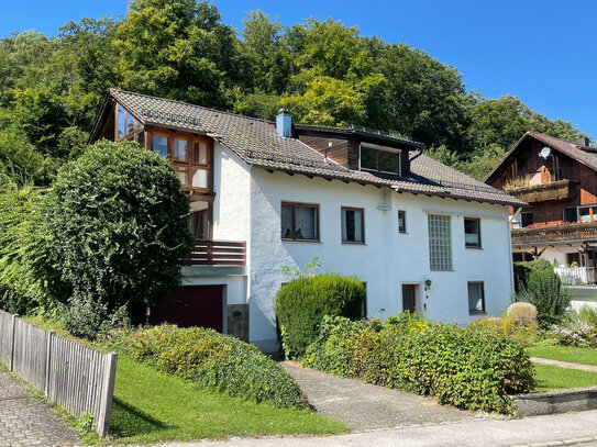 Viel Platz für die ganze Familie - Ruhig gelegenes Haus mit großem Grundstück in Breitenbrunn