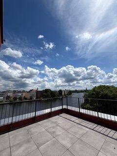 Exklusives Penthouse in erster Reihe zur Spree – mit umlaufender Panorama-Sonnenterrasse und beeindruckendem Wasserblick - Foto 1