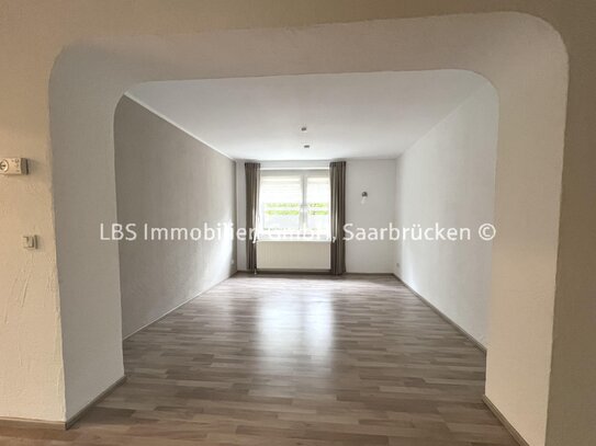 Einziehen und Wohlfühlen - Erdgeschosswohnung mit Terrasse in schöner Lage von Saarlouis-Roden