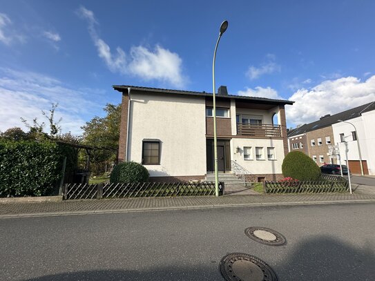 Modernes Einfamilienhaus mit Garten und Garage in top Lage von 52355 Düren