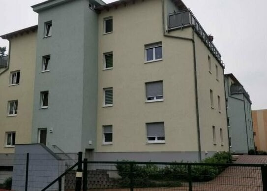 sehr schöne 3 Raum Wohnung (97 m2) mit großem Balkon (15 m2) im Herzen von Cottbus (5 min vom Altmarkt), Tiefgarage, Ke…