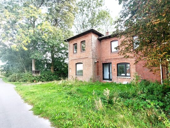 Handwerkliche Herausforderung: Ein- bis Zweifamilienhaus auf Resthof mit unverbaubarem Blick