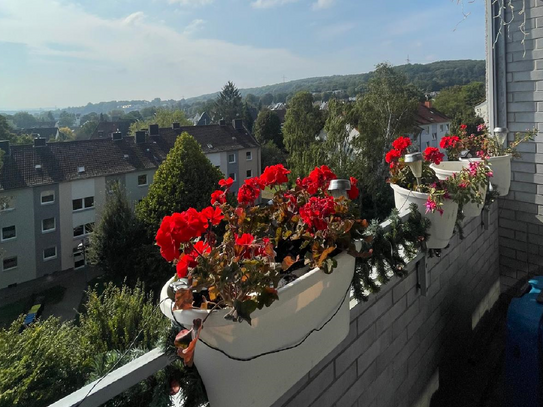 Komfortabel und bequem!!... phantastische Panorama-ETW mit Balkon und Kfz.-Stellplatz